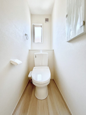 �g�C���@�g�C����1�K��2�K���ꂼ��ɔz�u����Ă��ĂƂĂ��֗��ł��B 