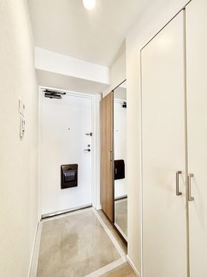 ���ց@���ւɂ͎��[�������Ղ肠��̂ŃX�b�L�������q���I�ȋ�Ԃ�ۂĂ���