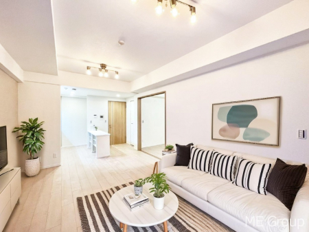 ���r���O�@�������������͋C�̂k�c�j�͉Ƒ��݂�Ȃ̉��K��ԁ@���Ƌ��CG�ł�