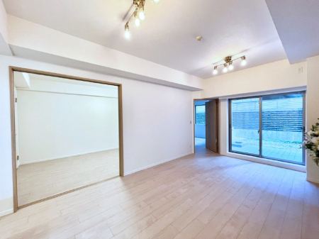 ���r���O�@�Ƒ��ꏏ�ɂ��H�����y���݂����Ȃ�L�X���r���O�_�C�j���O