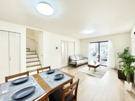 ���r���O�@�����u�������܁v�u��������v�Ƒ��Ƃ̃R�~���j�P�[�V�������[�܂郊�r���O�C���K�i�B