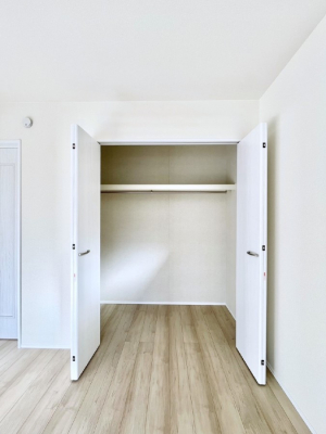 ���[�@�m���̃N���[�[�b�g�B���s��������̂Ō���̈ߗނ�����������܂�܂��B