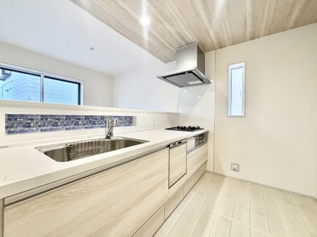 �L�b�`���@�|�b�v�A�b�v�V�䂪�f�G�ȃL�b�`���I��������̂ō̌����Ƃꊷ�C�ɂ��𗧂��܂��B