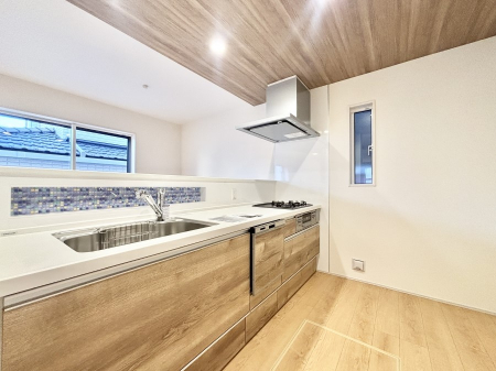 �L�b�`���@�|�b�v�A�b�v�V�䂪�f�G�ȃL�b�`���I��������̂ō̌����Ƃꊷ�C�ɂ��𗧂��܂��B