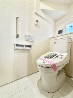 �g�C���@�g�C����1�K��2�K���ꂼ��ɔz�u����Ă��ĂƂĂ��֗��ł��B 