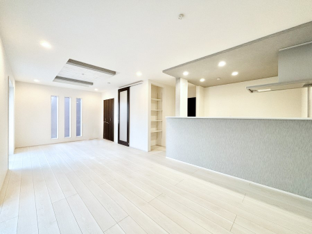 ���r���O�@�A�N�Z���g�N���X��p���ċ�ԂɃ����n�������܂����B�C���e���A���l����̂��y���݂ł��ˁB