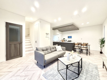 ���r���O�@���Ƒ��̓��₩�Șb�����ŕ�܂�閾�邢���r���O