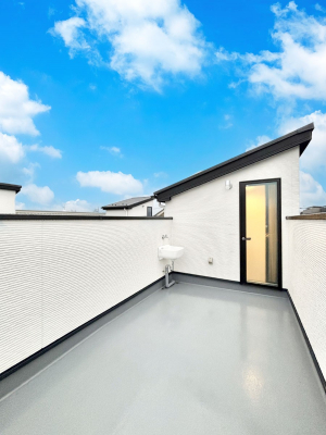 �o���R�j�[�@�X�J�C�o���R�j�[�B���߂��ǂ��A�傫�Ȑ��󕨂��L���Ċ����܂��B