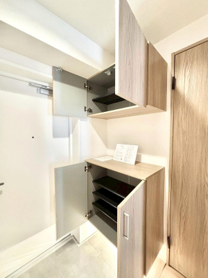 ���̑����ρ@�����Ղ���[�ł���V���[�Y�{�b�N�X�ŉƑ��S���̌C���A���ւ�������B  