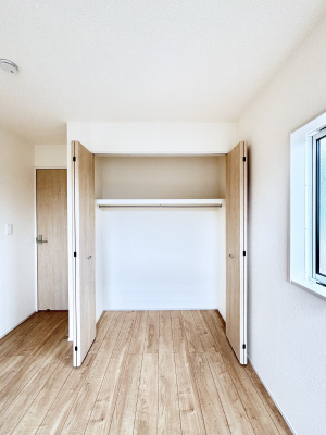 ���[�@�m���̃N���[�[�b�g�B���s��������̂Ō���̈ߗނ�����������܂�܂��B