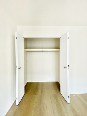 ���[�@�m���̃N���[�[�b�g�B���s��������̂Ō���̈ߗނ�����������܂�܂��B