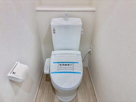 �g�C���@�g�C����1�K��2�K���ꂼ��ɔz�u����Ă��ĂƂĂ��֗��ł��B 