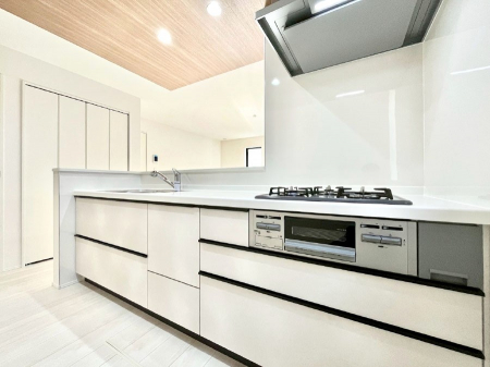 �L�b�`���@���������Ȃ���ł����Ƒ��Ƃ̉�b���y���߂�ΖʃL�b�`��