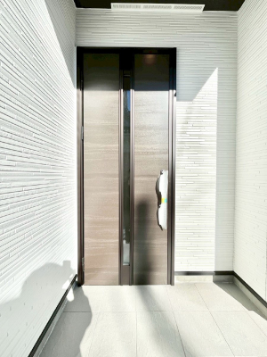 ���ց@��؂ȉƑ��A���q���o�}���錺�ցB