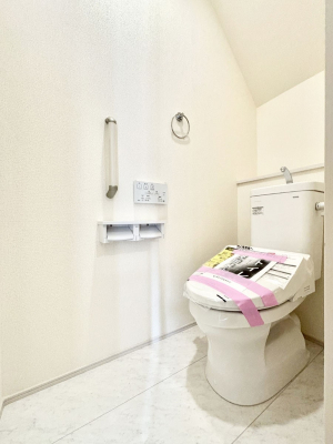 �g�C���@�g�C����1�K��2�K���ꂼ��ɔz�u����Ă��ĂƂĂ��֗��ł��B 