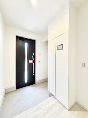 ���ց@�K���X�X���b�g�̓��������փh�A�������Ɍ���͂��Ă���܂�