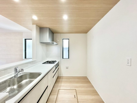 �L�b�`���@�|�b�v�A�b�v�V�䂪�f�G�ȃL�b�`���I��������̂ō̌����Ƃꊷ�C�ɂ��𗧂��܂��B