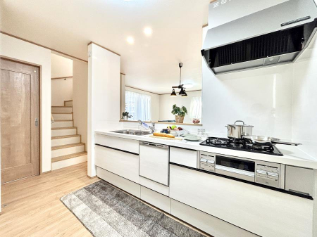 �L�b�`���@���������Ȃ���ł����Ƒ��Ƃ̉�b���y���߂�ΖʃL�b�`��