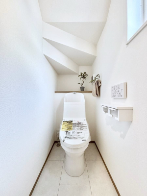 �g�C���@�g�C����1�K��2�K���ꂼ��ɔz�u����Ă��ĂƂĂ��֗��ł��B 