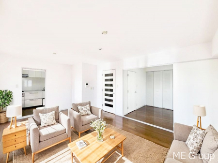 ���r���O�@�������������͋C�̂k�c�j�͉Ƒ��݂�Ȃ̉��K��ԁ��Ƌ��CG�ł�