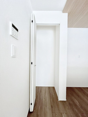 ���̑����ρ@�L�b�`���ɂ̓p���g���[�I�H�ނ̃X�g�b�N�͂������A���p�i�̎��[�Ȃǎg�����͂��낢��I