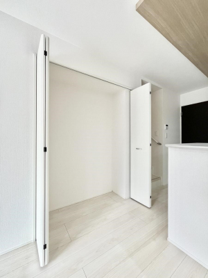 ���̑����ρ@�L�b�`���ɂ̓p���g���[�I�H�ނ̃X�g�b�N�͂������A���p�i�̎��[�Ȃǎg�����͂��낢��I