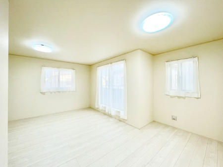 ���r���O�@�傫�ȑ����炽���Ղ�̗z���ƕ����������郊�r���O