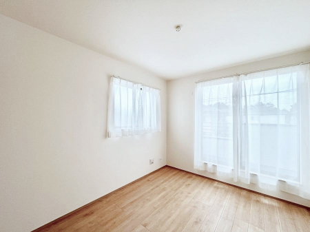 �Q���@�g���₷���`�Ńx�b�g��Ƌ�̒u�����ɂ����邱�Ƃ�����܂���B   