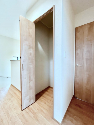 ���̑����ρ@�L�����[�B�|�������G�߂̏��������[���邱�Ƃ��ł��܂��B