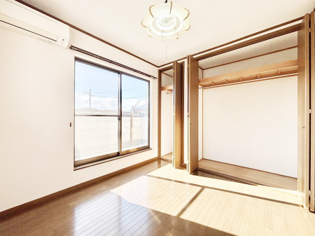 ���̑����ρ@�o���R�j�[���J�������v���X���Ă����m��