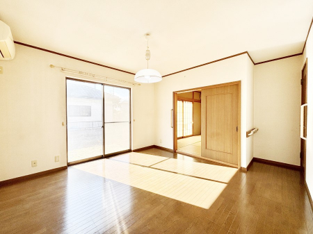 ���̑����ρ@�Ƒ������R�ƏW�܂�e���̃X�y�[�X�ɂȂ肻��