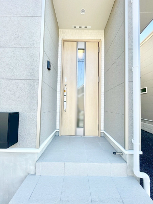 ���ց@��؂ȉƑ��A���q���o�}���錺�ցB���֑O�͉����t���ŉJ���~���Ă��Ă��G��ɂ����ł��B 