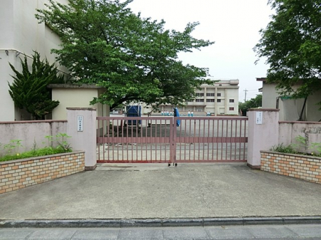 ���ӊ��@���w�Z 310m �����旧���]���w�Z