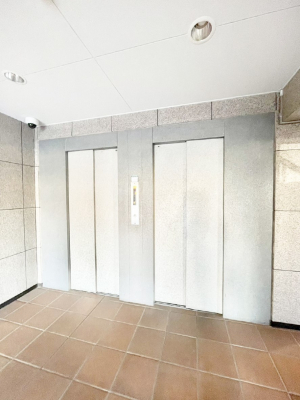 ���̑����ρ@�G���x�[�^�[������̂ŉו��̑����������S�ł���