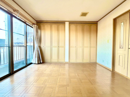 ���̑����ρ@�傫�ȑ����炽���Ղ�̗z���ƕ����������郊�r���O  