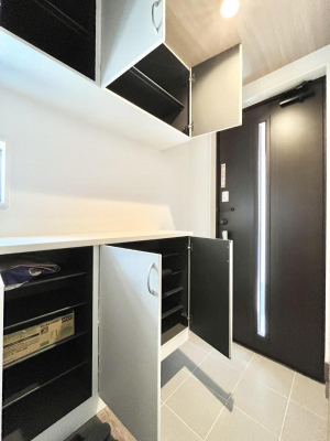 ���̑����ρ@�����Ղ���[�ł���V���[�Y�{�b�N�X�ŉƑ��S���̌C���A���ւ�������B  