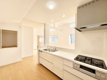 �L�b�`���@�J�E���^�[�z���ɂ��b�������Ȃ��疈���̂������������Ɗy����