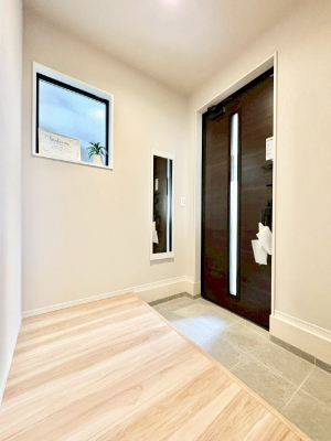 ���ց@�K���X�X���b�g�̓��������փh�A�������Ɍ���͂��Ă���܂�