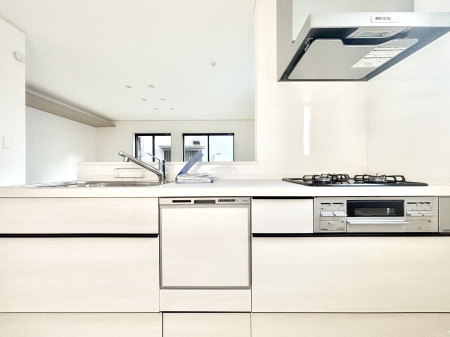 �L�b�`���@���������Ȃ���ł����Ƒ��Ƃ̉�b���y���߂�ΖʃL�b�`��