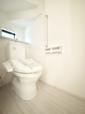 �g�C���@�g�C����1�K��2�K���ꂼ��ɔz�u����Ă��ĂƂĂ��֗��ł��B 