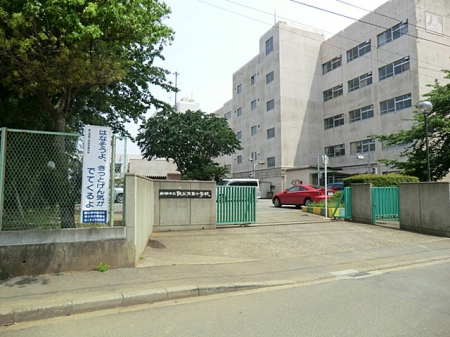 ���ӊ��@���w�Z 1600m �D���s���юR�����w�Z