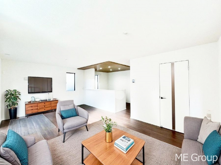 ���r���O�@�������������͋C�̂k�c�j�͉Ƒ��݂�Ȃ̉��K��ԁ��Ƌ��CG�ł�