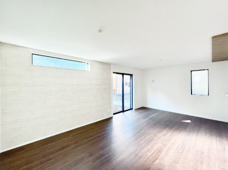 ���r���O�@�傫�ȑ����炽���Ղ�̗z���ƕ����������郊�r���O