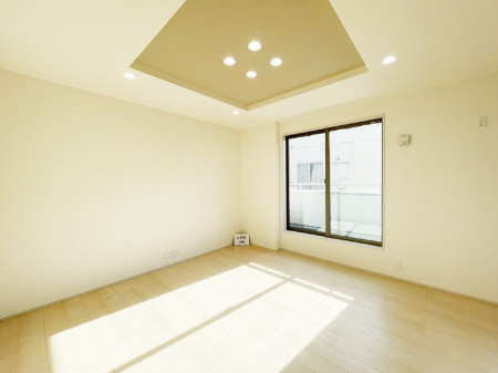 ���r���O�@�傫�ȑ����炽���Ղ�̗z���ƕ����������郊�r���O