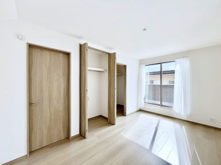 �Q���@�g���₷���`�Ńx�b�g��Ƌ�̒u�����ɂ����邱�Ƃ�����܂���B 