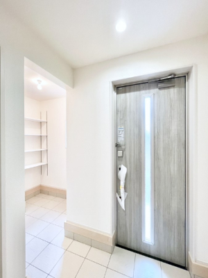 ���ց@�V���[�Y�C���N���[�N�t���̌��ցB�Ƒ��S���̌C��J��Ȃǂ���������[�ł��܂��B