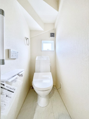 �g�C���@�g�C����1�K��2�K���ꂼ��ɔz�u����Ă��ĂƂĂ��֗��ł��B 