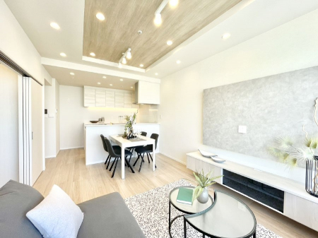 ���r���O�@�������������͋C�̂k�c�j�͉Ƒ��݂�Ȃ̉��K���