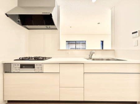 �L�b�`���@���������Ȃ���ł����Ƒ��Ƃ̉�b���y���߂�ΖʃL�b�`��