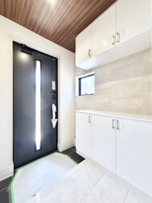 ���ց@�K���X�X���b�g�̓��������փh�A�������Ɍ���͂��Ă���܂�